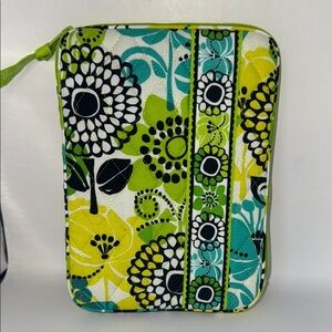 Vera Bradley quilted “Limes Up”  2 side zip  i pad cover